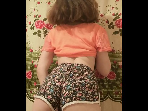 ❤️ Sexet ung babe laver en striptease ved at filme sine shorts på kamera Porno at da.dreamypassionjourney.ru ❌️❤